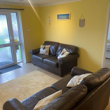 Bumblebee Lodge Saint Cleer Bagian luar foto