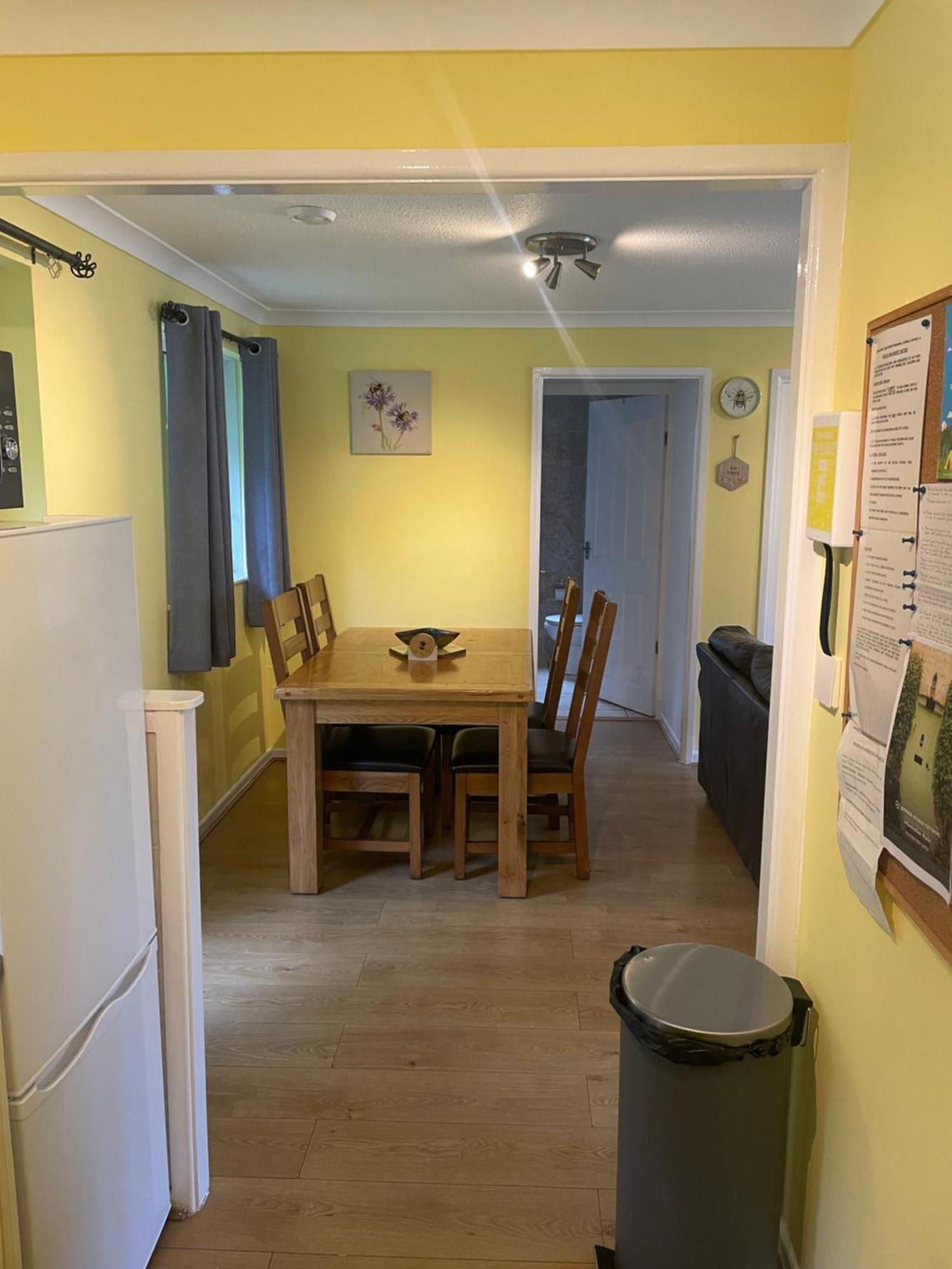 Bumblebee Lodge Saint Cleer Bagian luar foto