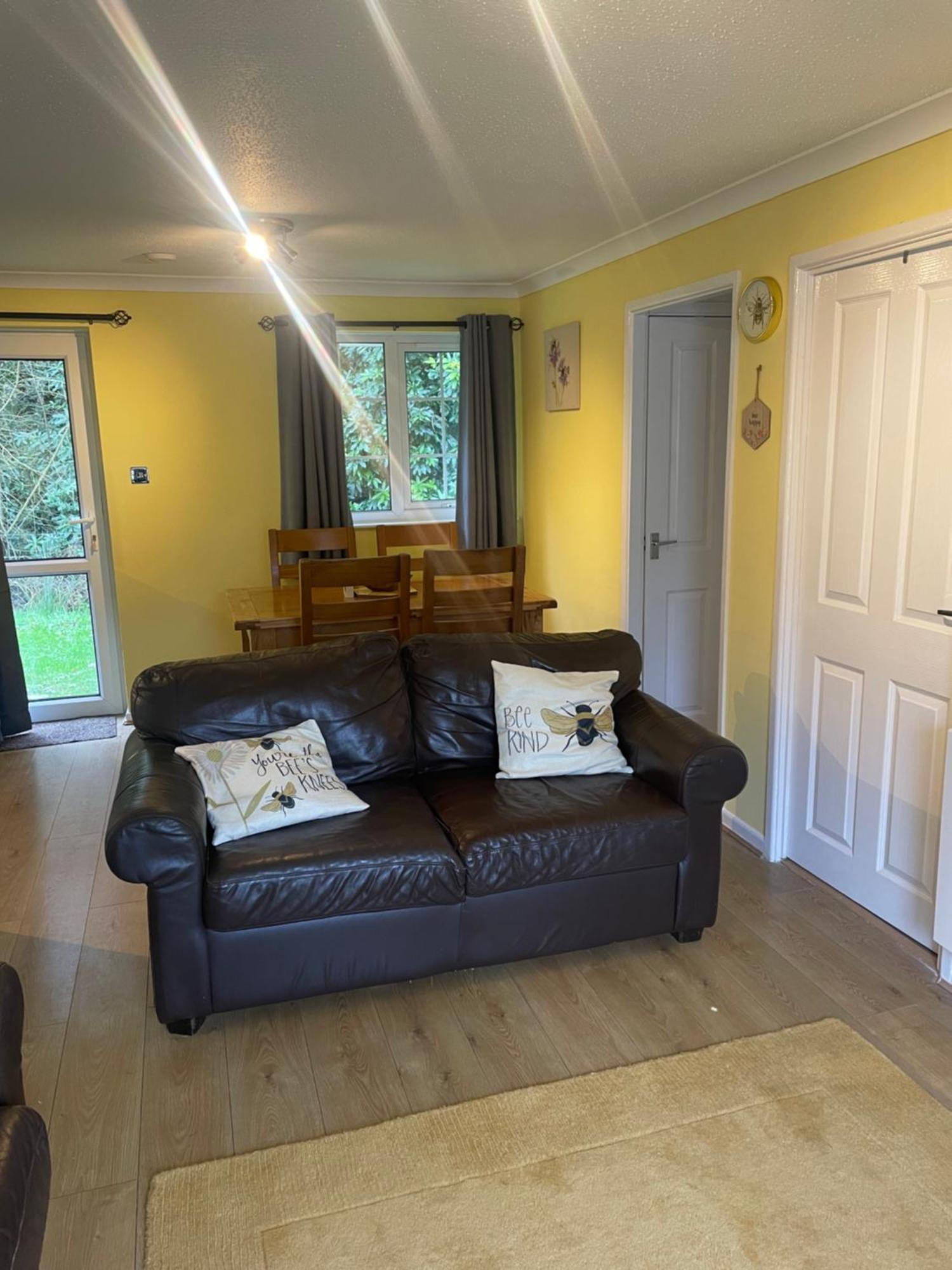 Bumblebee Lodge Saint Cleer Bagian luar foto